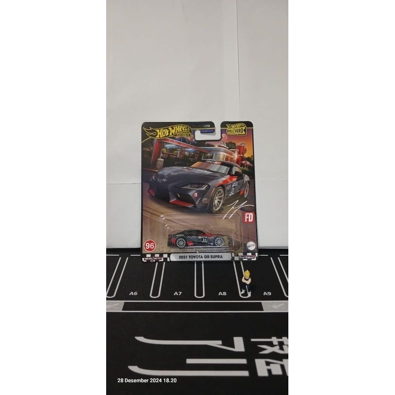 Hot wheels premium boulevard gr supra