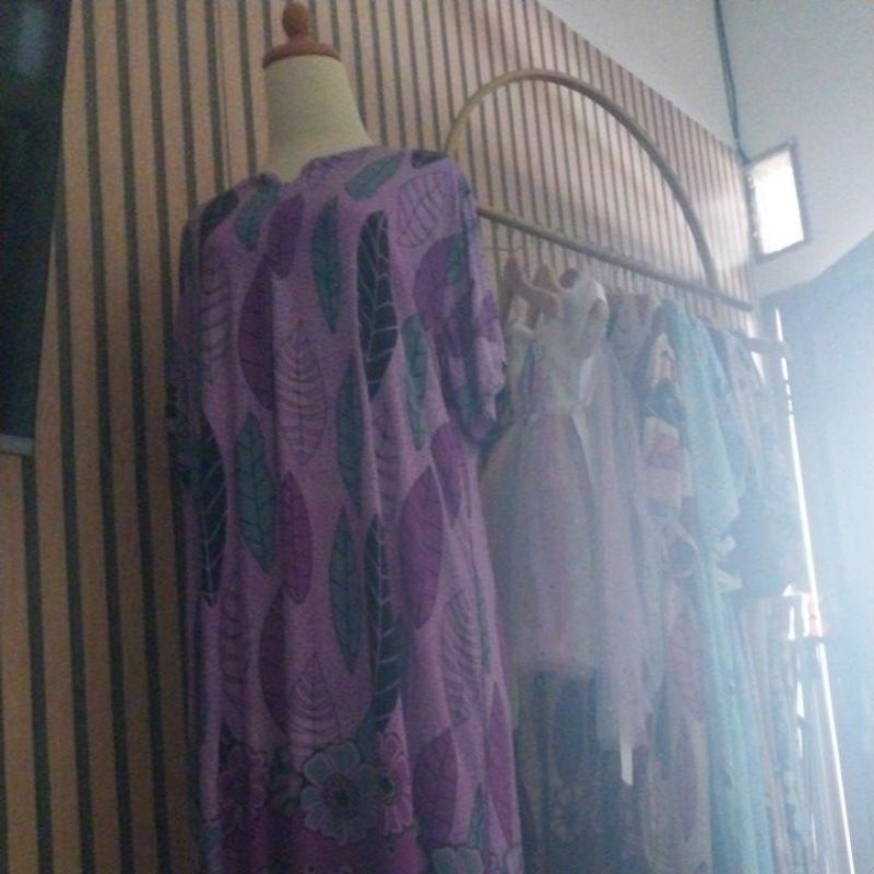 Gamis Motif Bunga dan Kain