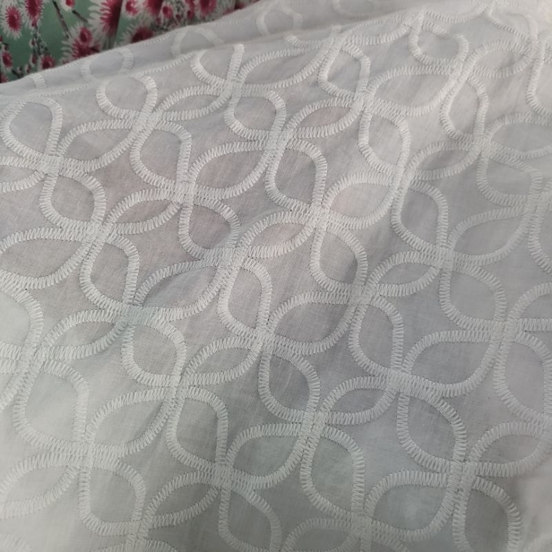 kain katun bordir motif - kain katun bordir - bahan antik - kain pesta - kain bordir - kain katun em