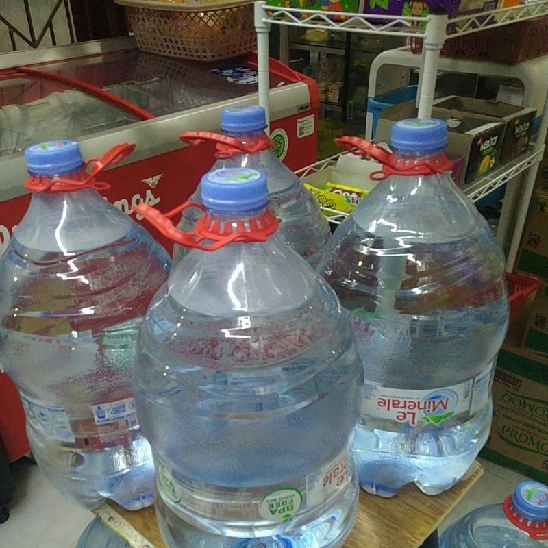 

air galon mineral isi 15liter
