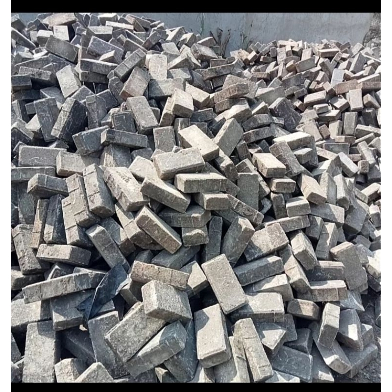 PAVING BLOK BEKAS ( HANYA KIRIM JIKA CHAT DAHULU  )