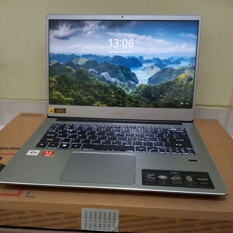 Laptop Acer Swift 3 Athlon 300U 512SSD 4GB FHD IPS