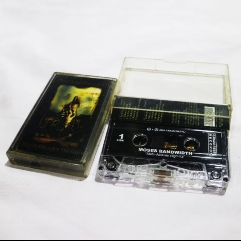 ORIGINAL KASET TAPE MOSES BANDWITH ALBUM ZHIFIN ABLAZES STIGMATA X GARASI REBEL RECORD CASSETE TAPE 