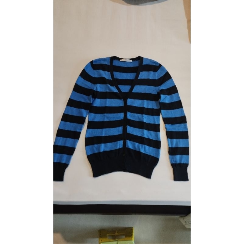 Giordano Original cardigan / sweater knit wanita