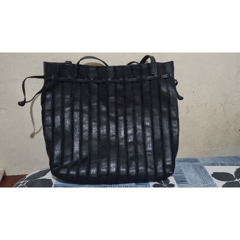Kaynn Pleats Size Medium