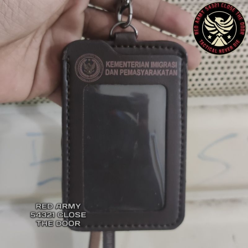 

Holder ID Card Tali Lanyard Name Tag Logo KEMENTERIAN IMIGRASI DAN PEMASYARAKATAN Terbaru Warna Cokelat Tua