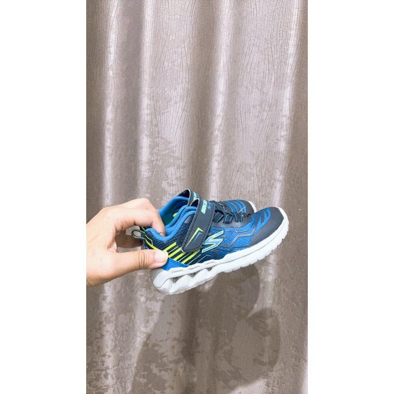 PRELOVED SKECHERS S LIGHTS KIDS SIZE 23