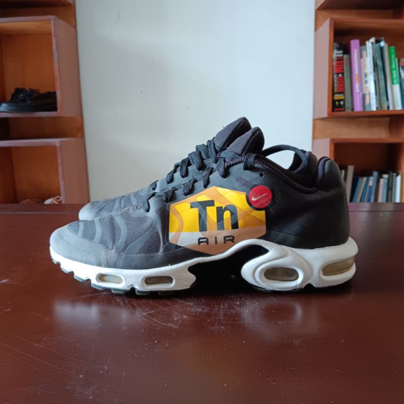 Nike Air Max Plus TN Big Logo Hitam Sepatu Sneakers Unisex Second Original