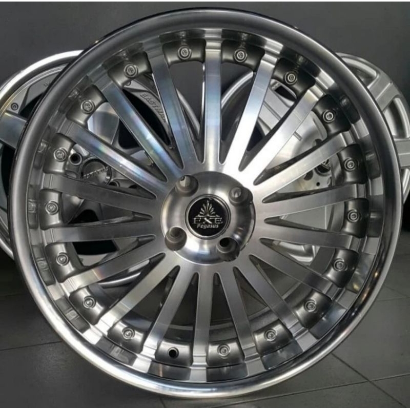 Velg racing ARENA R18x8 4/100 45 XFM643