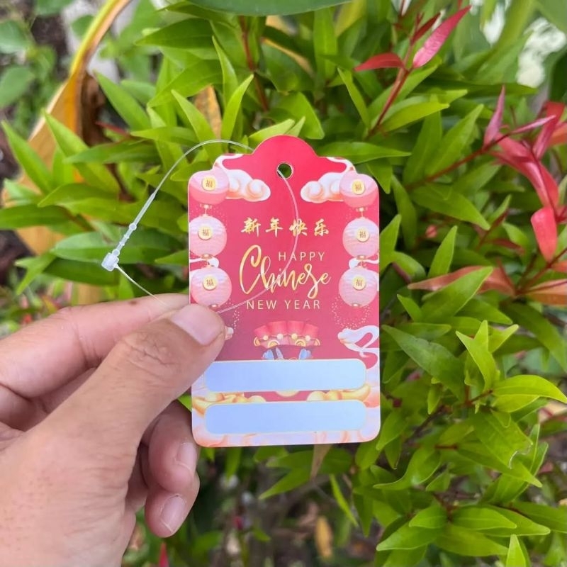 

Hang Tag Imlek Kode D Size 4x7cm dapat tali gantungnya