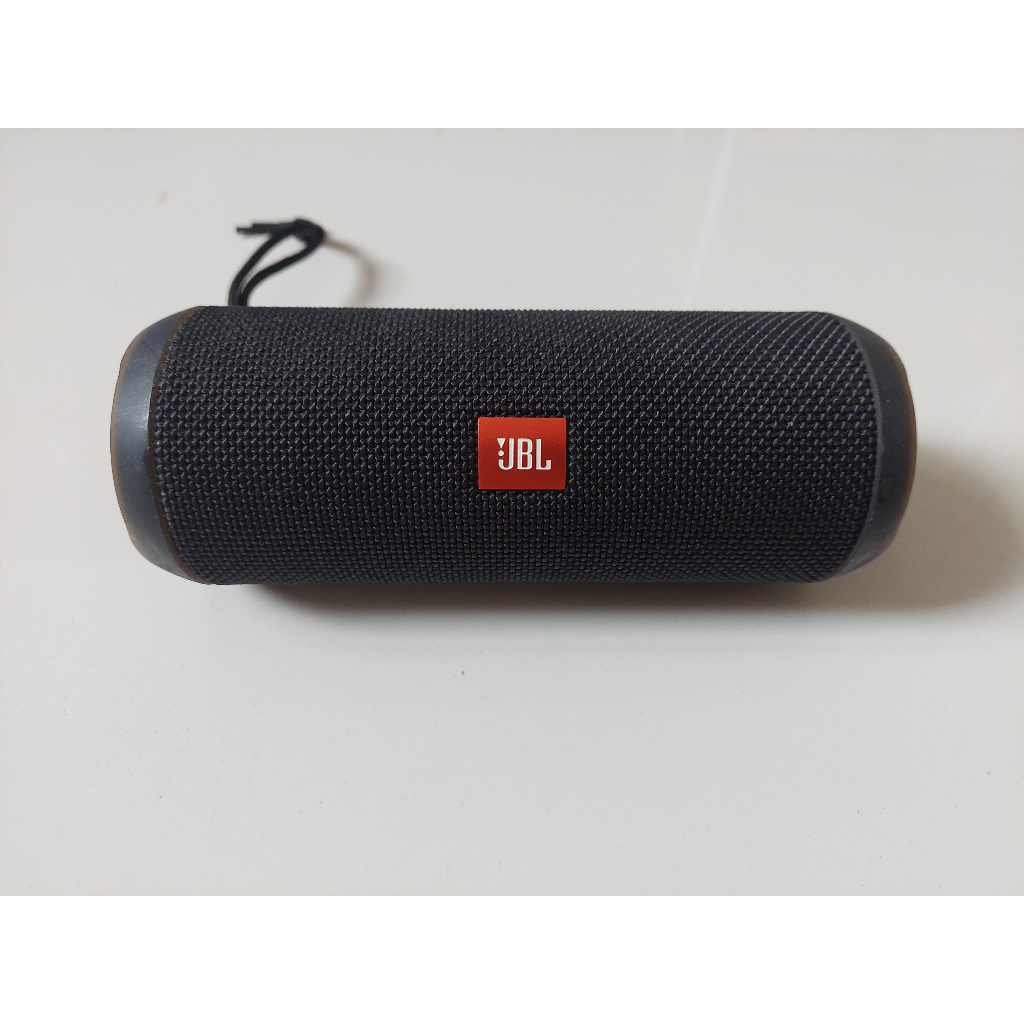 JBL Flip 3 Portable Bluetooth Speaker (Bekas)