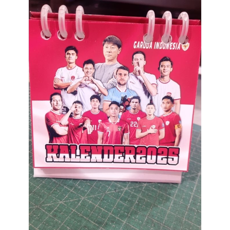 

Kalender Meja costum