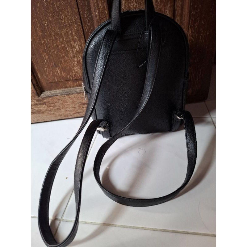 preloved tas ransel stradivarius
