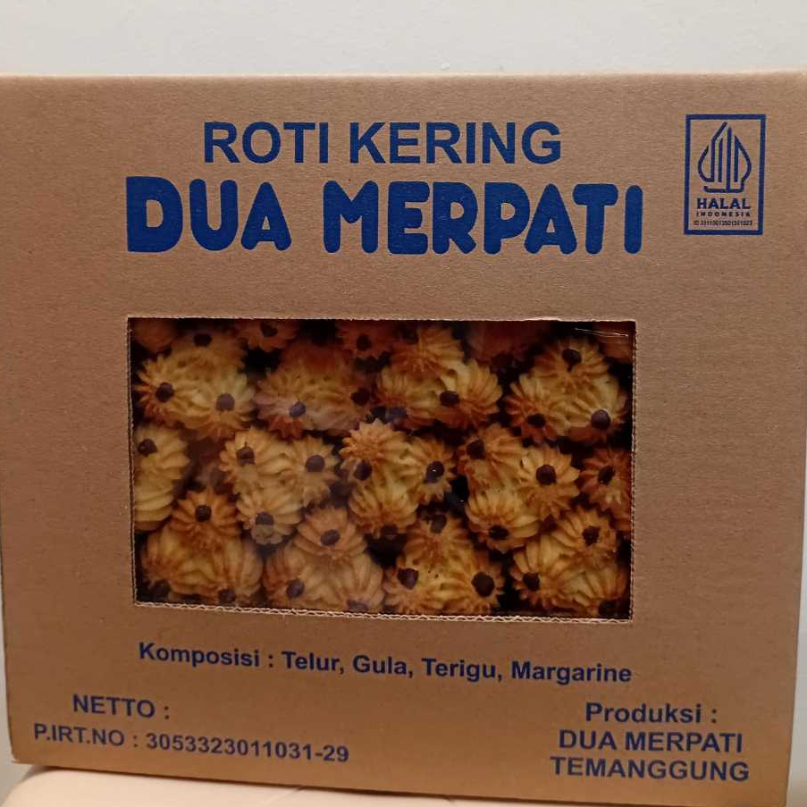 

KUE PYRAMID DUA MERPATI