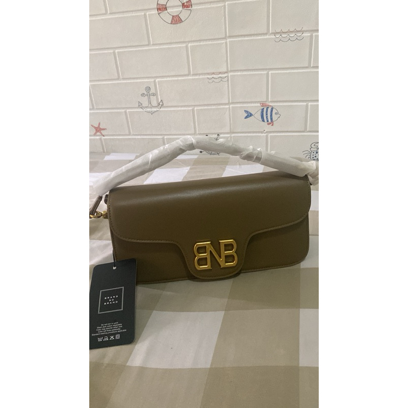bnb clairmont bag camel