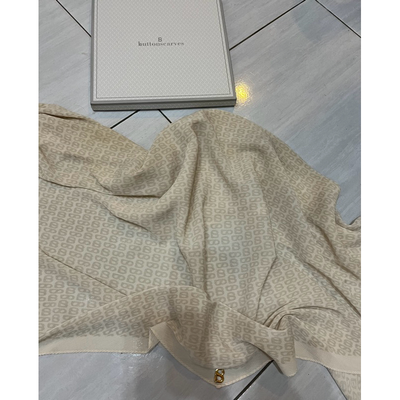 scarf preloved Buttonscarves tapis pleated square