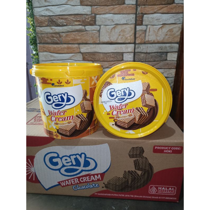 

jajan kaleng murah wafer cream Garudafood order langsung dikirim