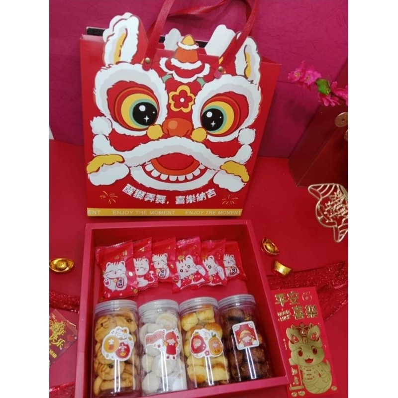 

Hampers Imlek Cny Lion 4toples+6Nastar jumbo