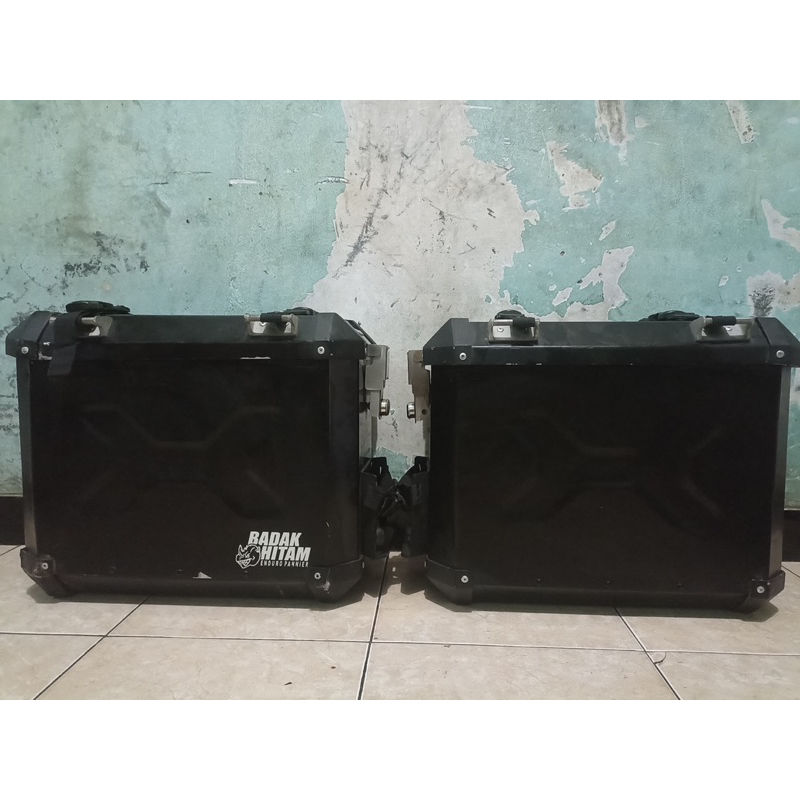 sidebox badak hitam 27L