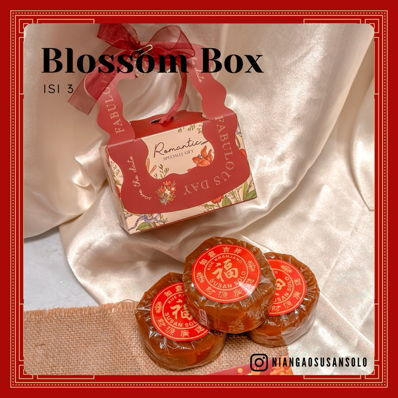 

Blossom Box | Kue Keranjang Asli 100% Cap Susan Solo Hampers Imlek Nian Gao Tiam Pan Kue Cina Kue China Hampers Chinese New Year Kue Keranjang Coklat Kue Keranjang Durian