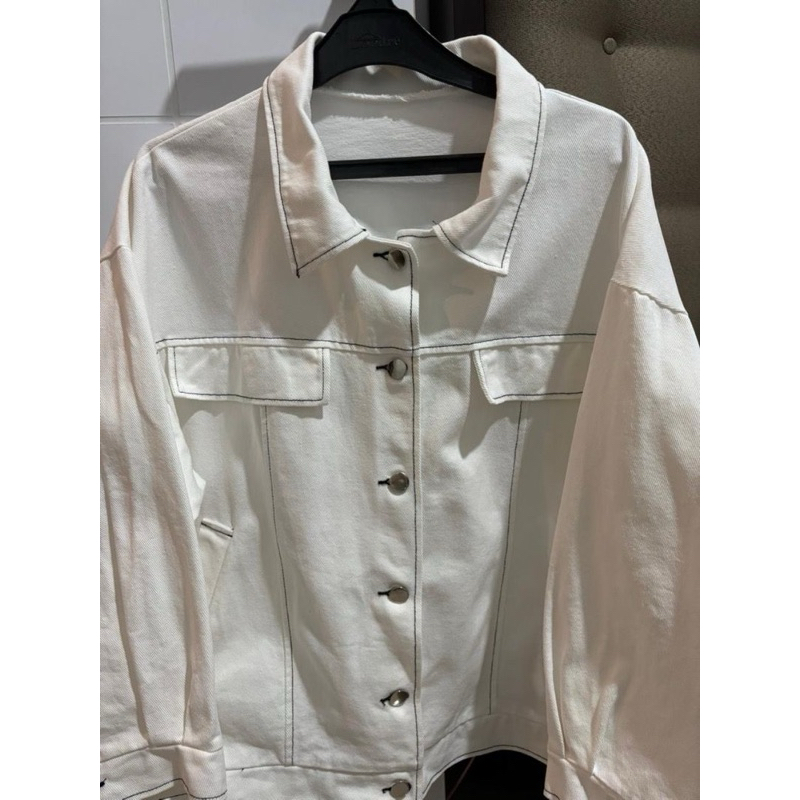 Jaket jeans putih semi crop