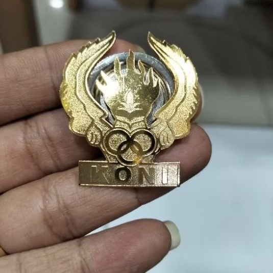Pin Dada Logo KONI