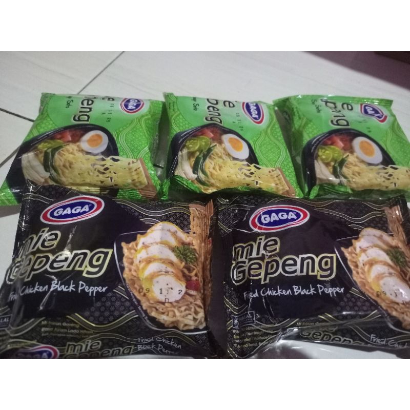 

Gaga Mie Geppeng Goreng Chicken Hitam Pepper