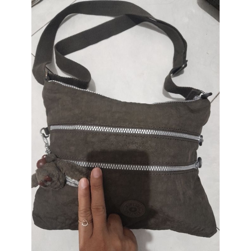 slingbag kipling branded original lengkap nomor seri dan bonded preloved pl second tas bekas monza b