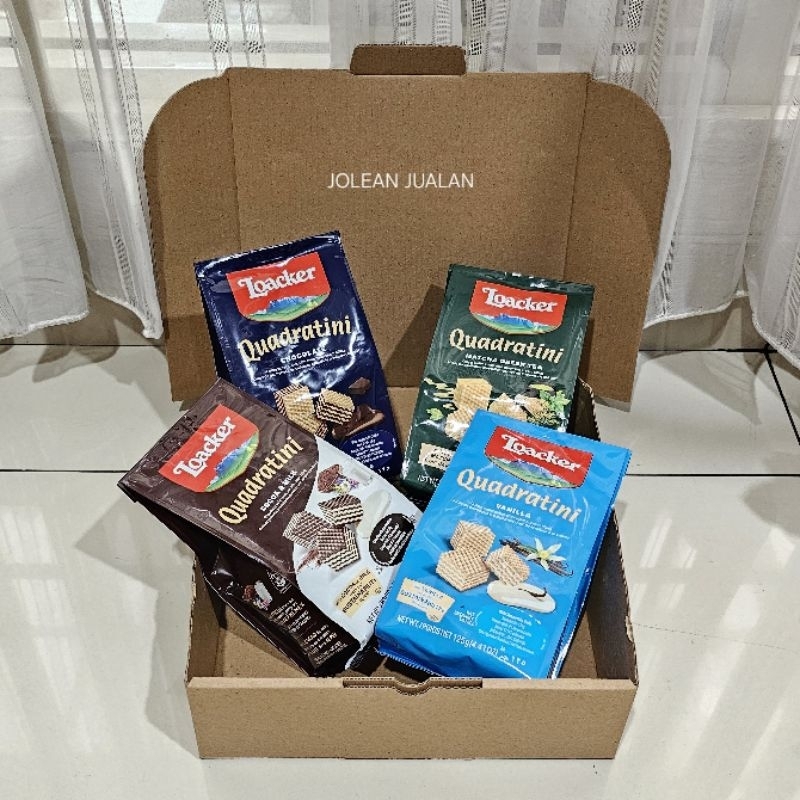 

PAKET HAMPERS LOACKER QUADRATINI