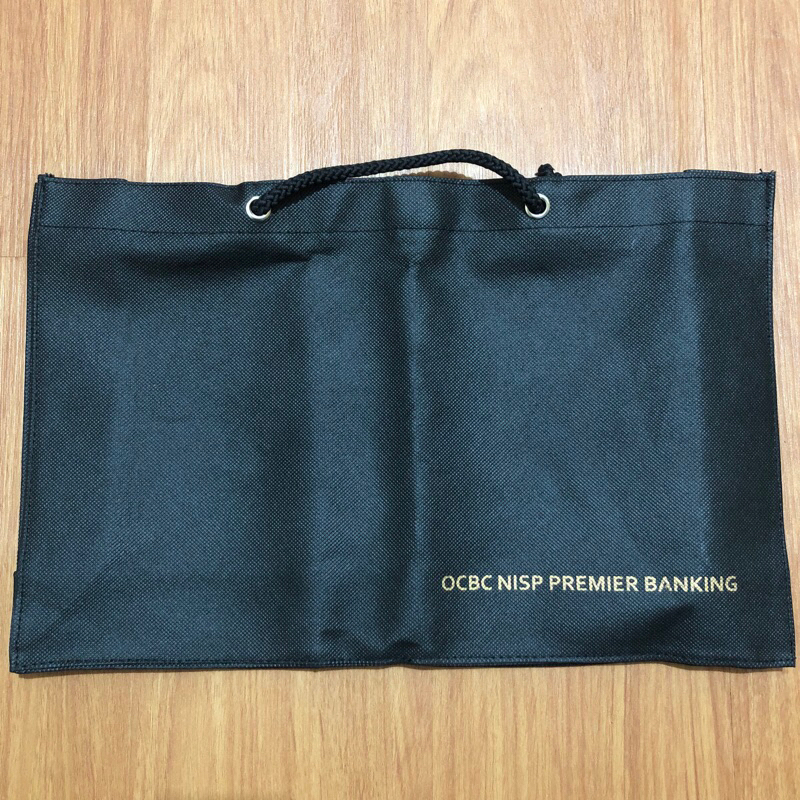 Tas Prioritas Bank OCBC NISP Premier Banking