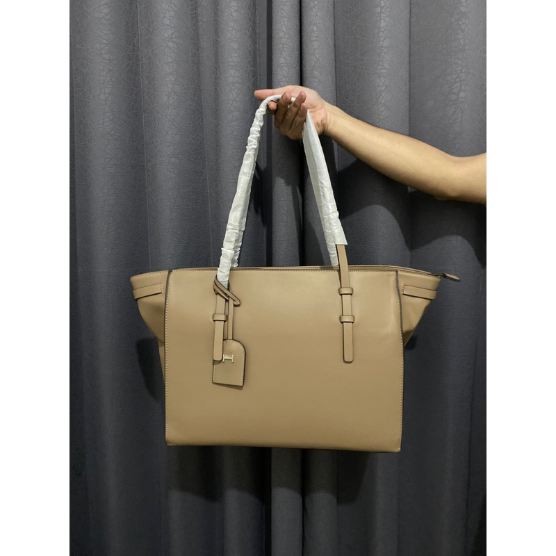 Hush Puppies Bag Nude Size L (Muat Laptop)
