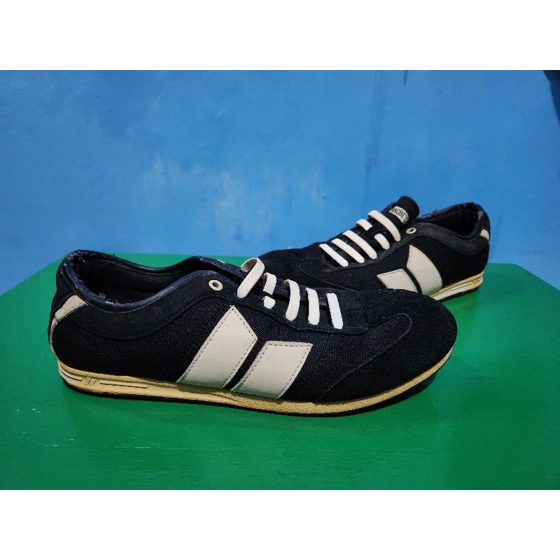 sepatu sneakers macbeth brighton original