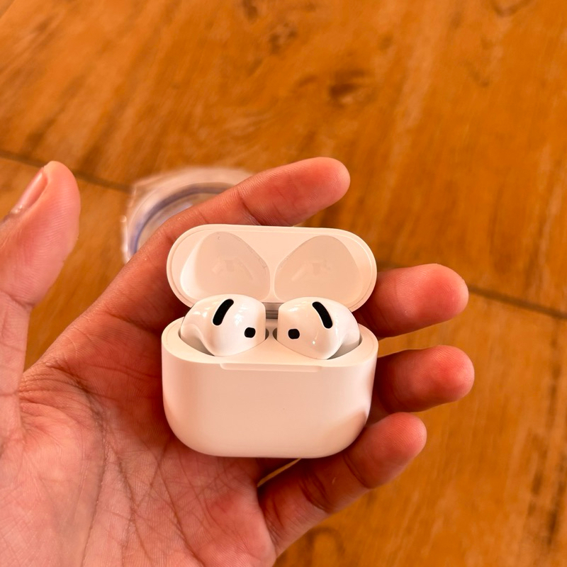 Airpods 4 (NO ANC) Second Kondisi 99.9% Pemakaian 3 hari, Kelengkapan Full, Free Apple Music 3 Bulan