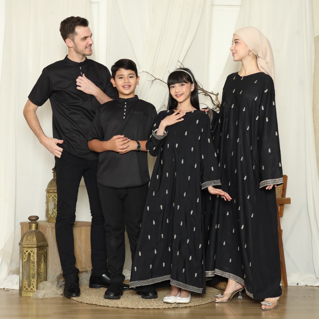 WIRIWIRI SERIES RAYA 2026 Black Dubai Sarimbit Abaya & One set Bordir Ayah ibu & Anak (Premium)