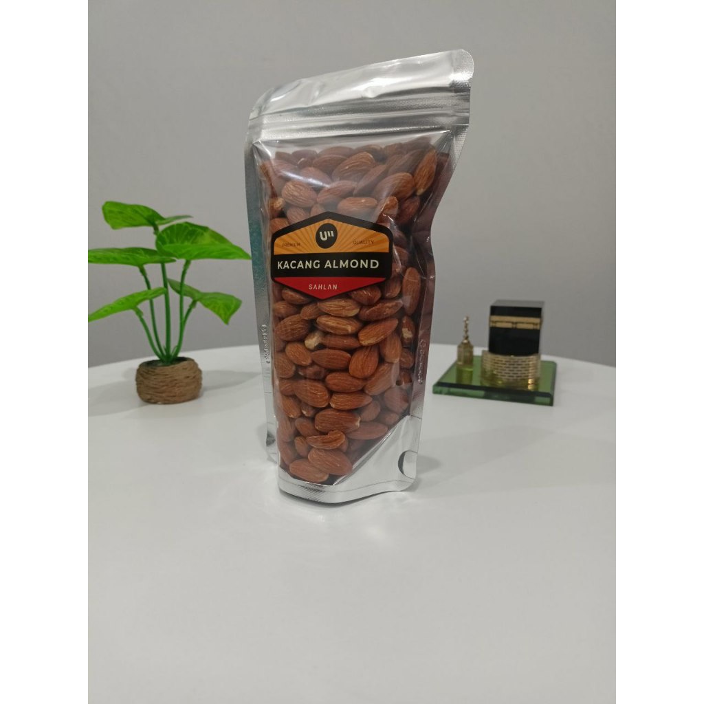 

Kacang Almond Kupas Kemasan Pouch 250 gram