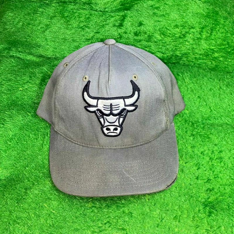 Snapback Bulls by Mitchell and Ness