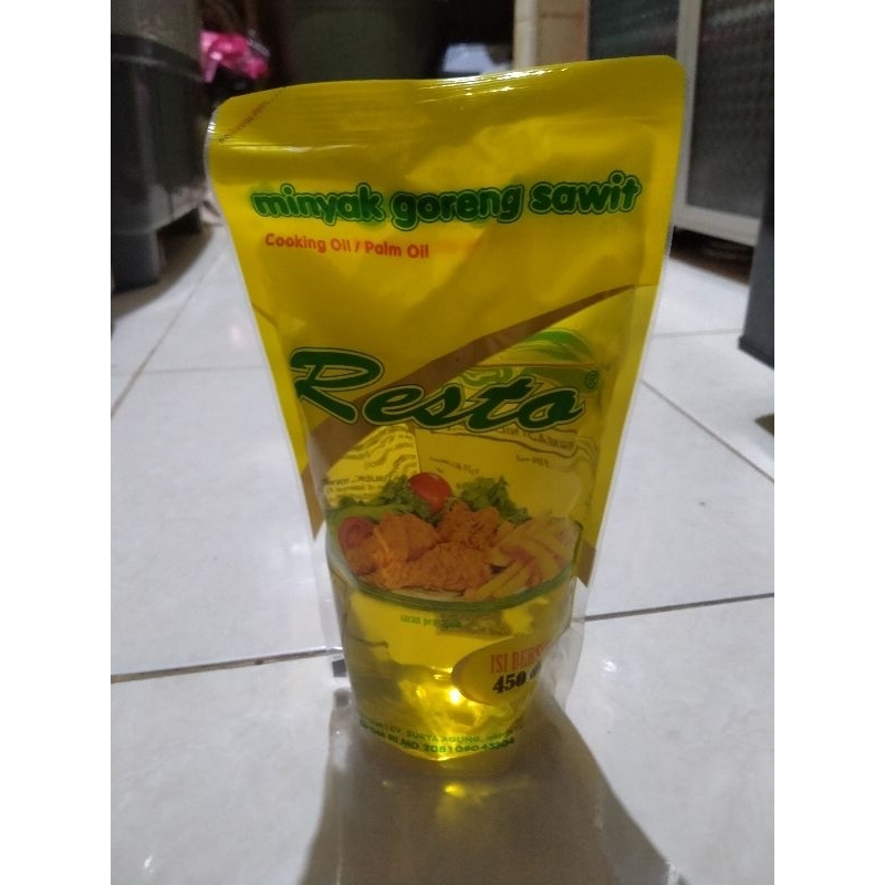 

Minyak goreng Resto 450ml kemasan Pouch