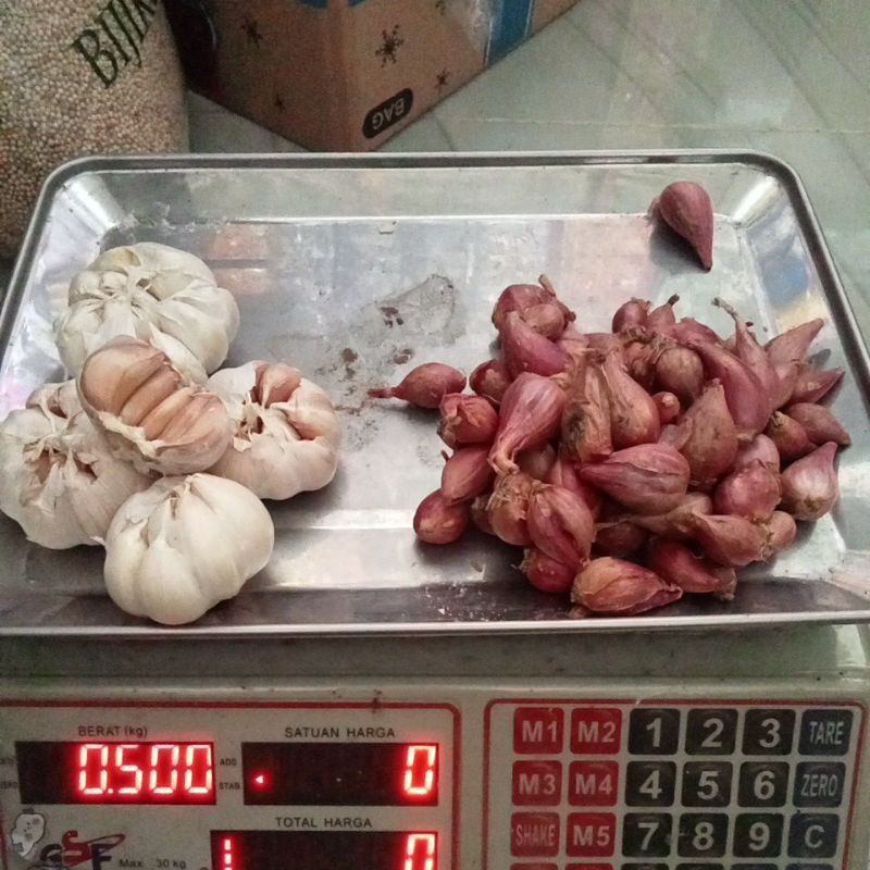 

bawang putih 250 gr dan bawang merah 250gr