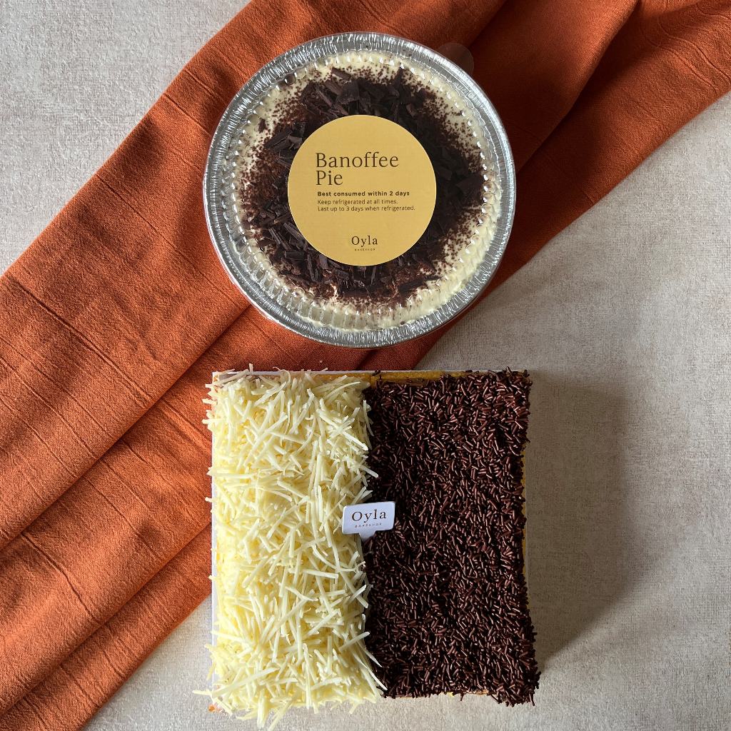 

Oyla Hampers Bundle CNY - Banoffee Pie + Bolu Jadul