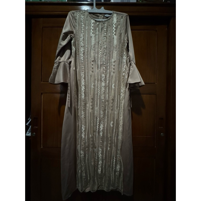 PRELOVED DRESS BRUKAT ALUNICORN