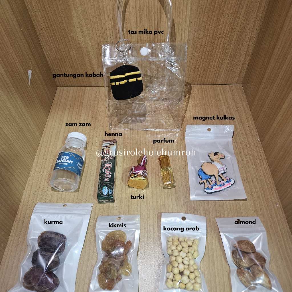 

Paket oleh oleh Haji Dan Umroh Eksklusif Tas Goodie Bag Totebag Transparan 2 series Gantungan Kunci Unta dan Kabah
