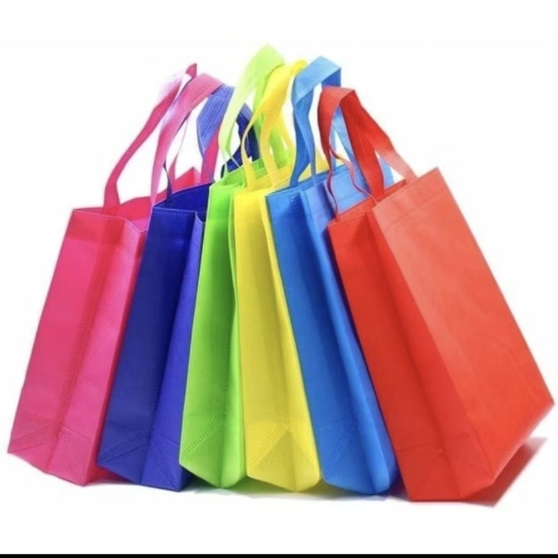 

Tas Kantong Kain spunbond sponbond Handle Tali Goodie Tote Bag polosbahan spunbond adalah bahan yang menggantikan plastik dan juga kertas dalam pembuatan goodie bag, shooping bag, dan souvenir.Ini adalah Goodie Bag ukuran tiga ukuran tas model Dengan