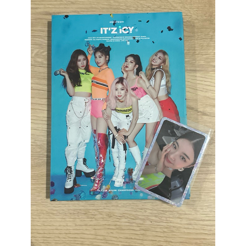 Album ITZY Icy (Lia photocard)