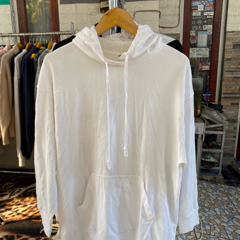 hoodie Uniqlo second bekas