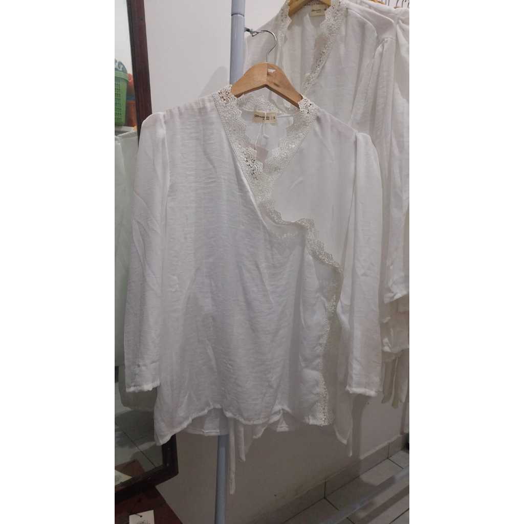 Kebaya Kimono Broken White Jumbo Lace / Kebaya Bali Putih Jumbo LD 120 135 Kimono Lace / Blouse Puti