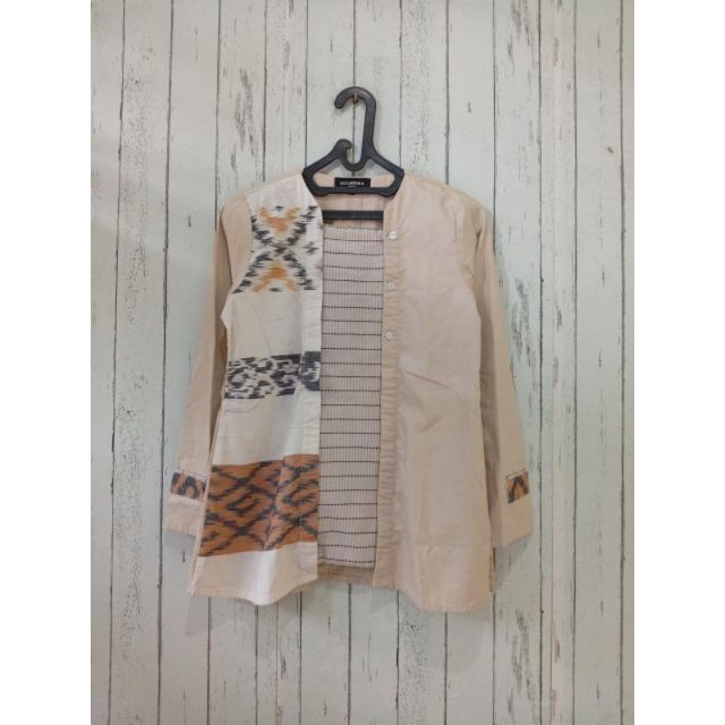 Sovinska batik tenun blouse - preloved