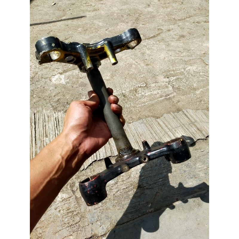 Segitiga T Atas Bawah Sok Depan Suzuki Satria Fu F Original Bekas Copotan Motor Second 2nd