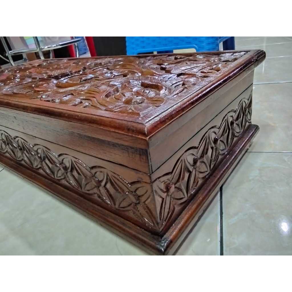 Peti Keris / Box Pusaka full kayu ukir