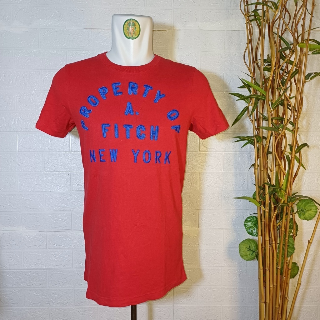 KAOS ABERCROMBIE & FITCH NEW YORK, SIZE M (SECOND BRANDED) MERAH PEKAT, PT78