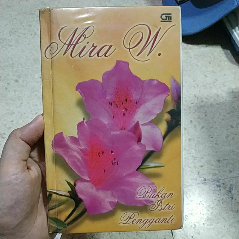 Novel Mira W - Bukan Istri Pengganti